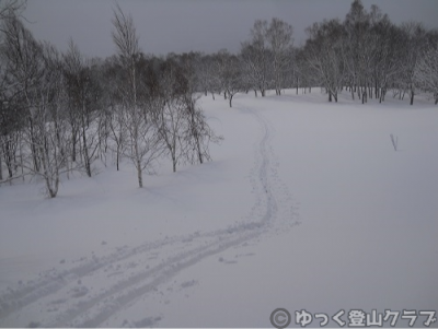 冬山で山スキー